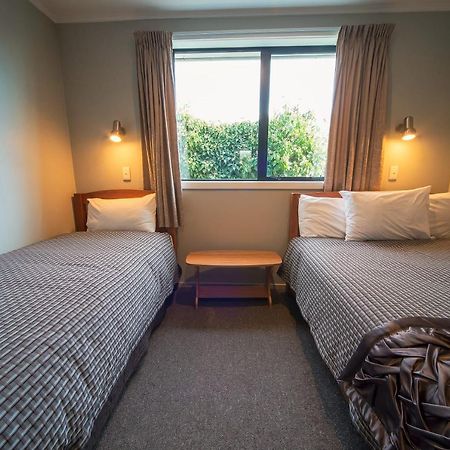 Coronation Park Holiday Park Ashburton Esterno foto