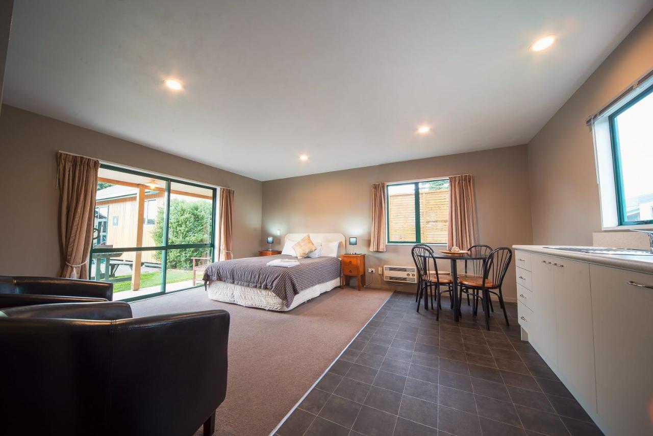 Coronation Park Holiday Park Ashburton Esterno foto