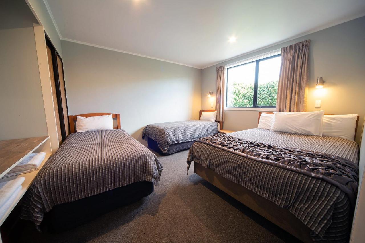 Coronation Park Holiday Park Ashburton Esterno foto