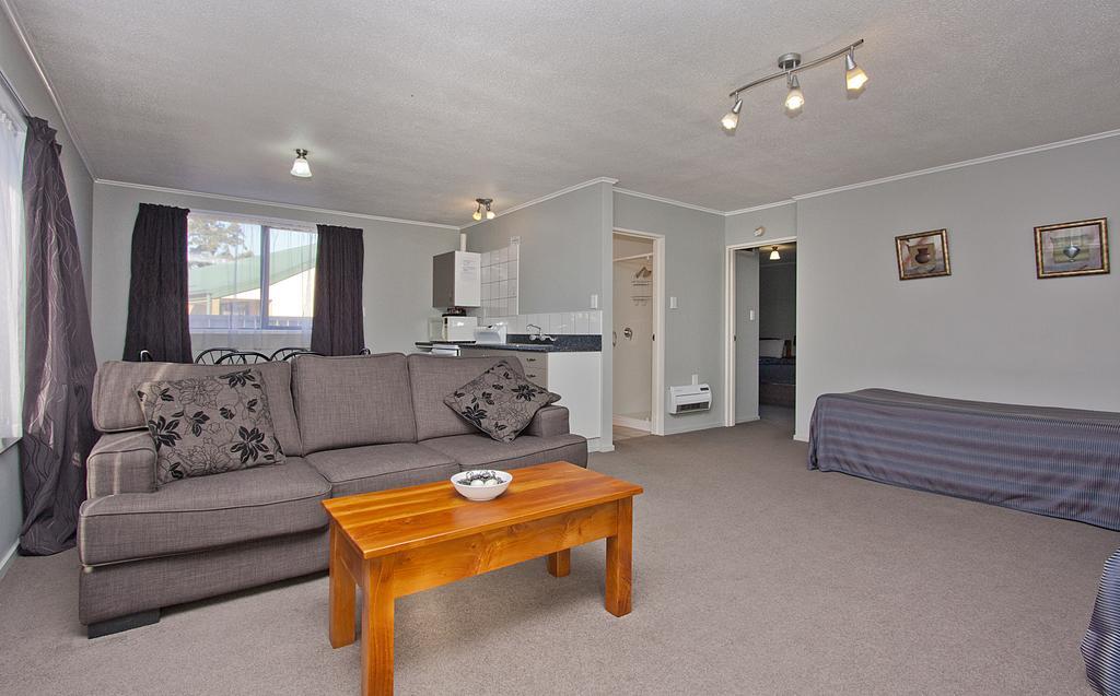 Coronation Park Holiday Park Ashburton Esterno foto