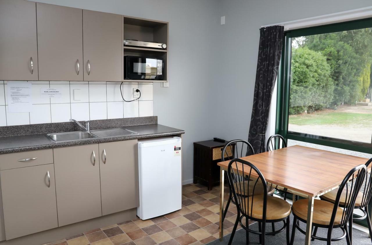 Coronation Park Holiday Park Ashburton Esterno foto