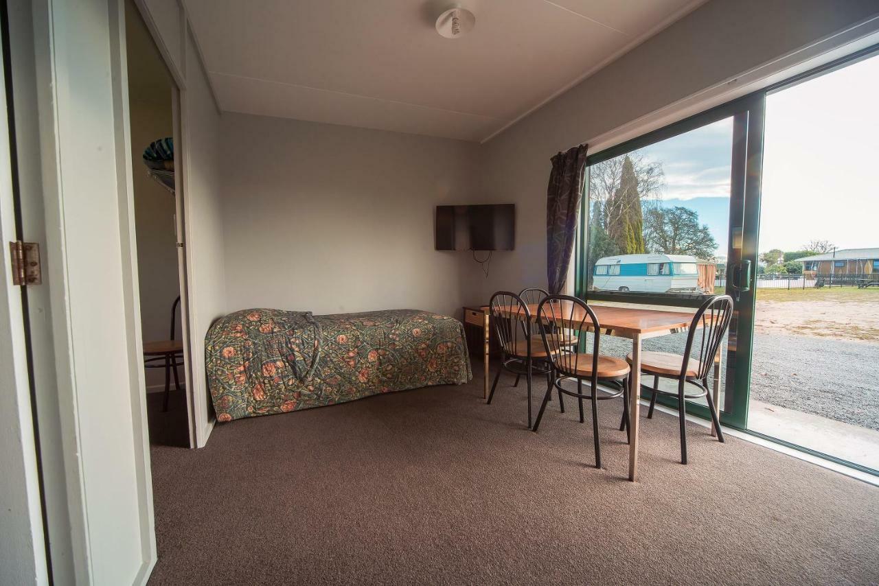 Coronation Park Holiday Park Ashburton Esterno foto