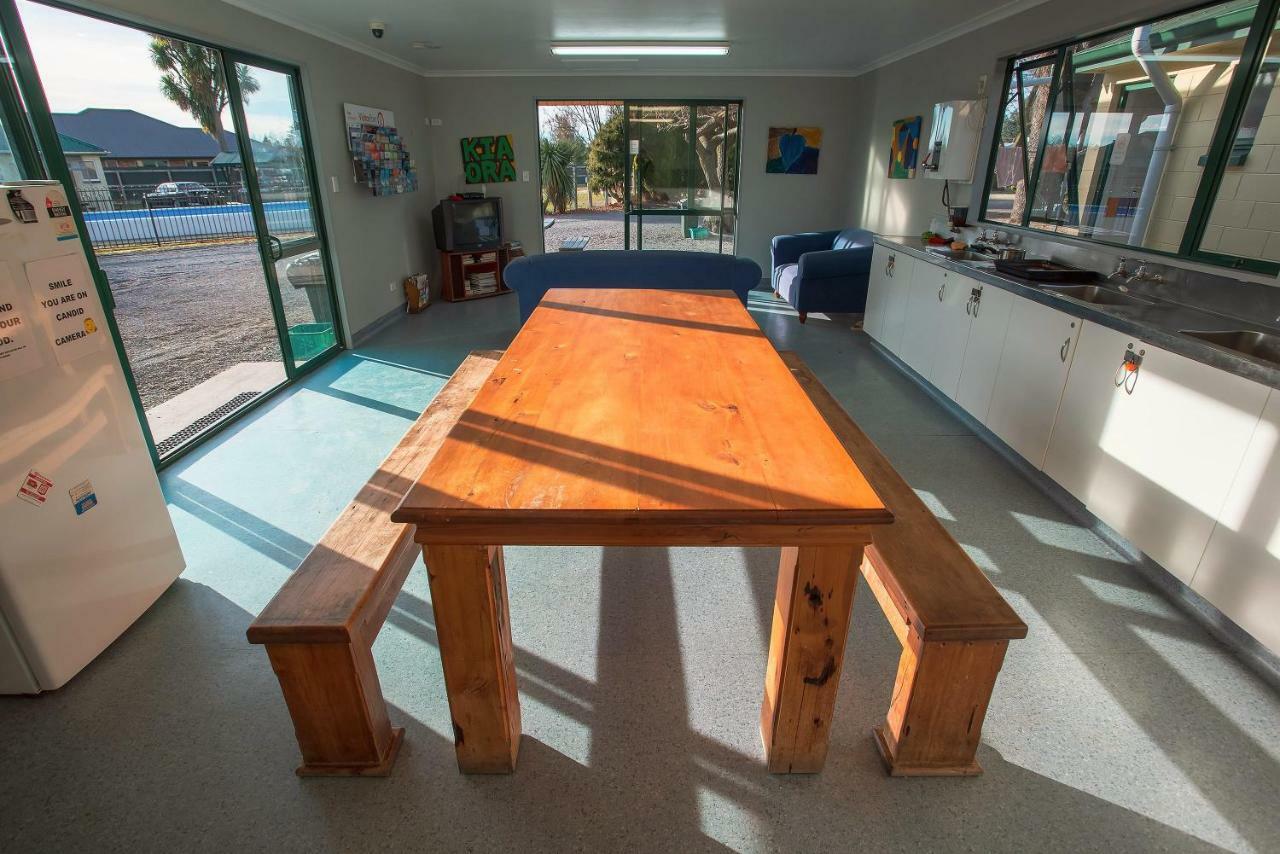 Coronation Park Holiday Park Ashburton Esterno foto